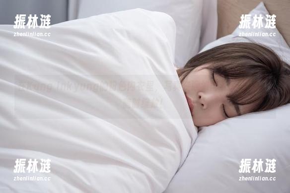 在Kang Inkyung的粉色内衣里，写真资源如同春天的樱花，随时绽放！